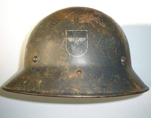 Bahnschutz helmet