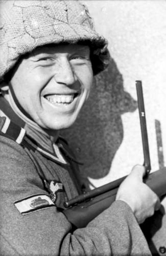 The German Stahlhelm (period photos)