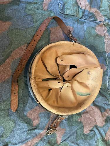 Identifying postwar repainted M40 helmet