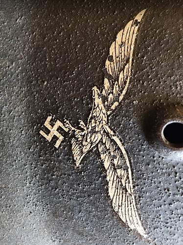 Authentication help for a WW2 German helmet