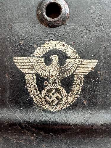 M35 Embedded Luftschutz Police Helmet decals ok ?