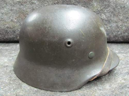 Does this army helmet appear authentic???