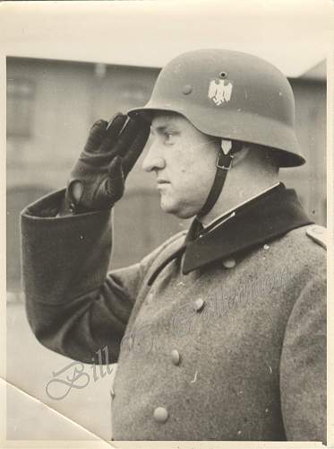 The German Stahlhelm (period photos)