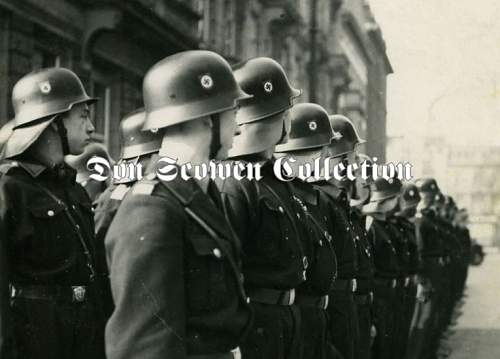 The German Stahlhelm (period photos)