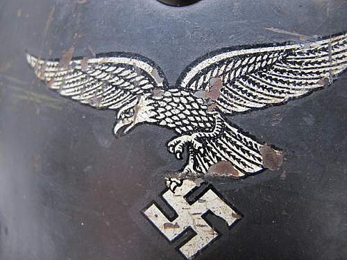 hello, M35 luftwaffen, 2 emblemen, 1º model, opinion please :)