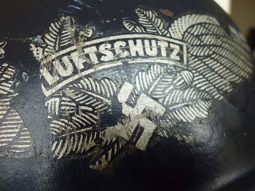 Luftschutz-Stahlhelm...   Is it all  OK ?