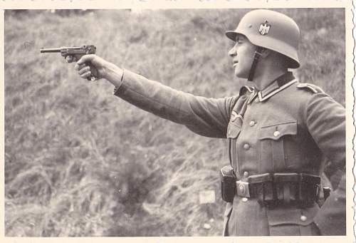 The German Stahlhelm (period photos)