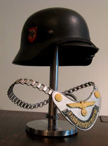 M40 DD Polizei helmet