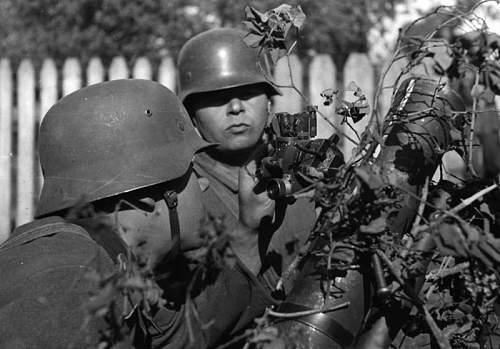 The German Stahlhelm (period photos)