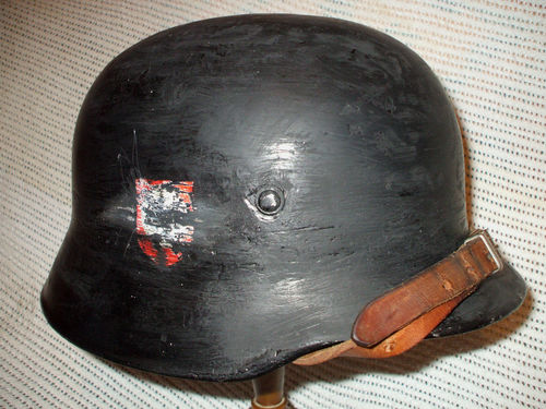 Ebay stahlhelm: Defaced decals - please tell me it's a fake