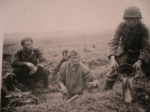 The German Stahlhelm (period photos)