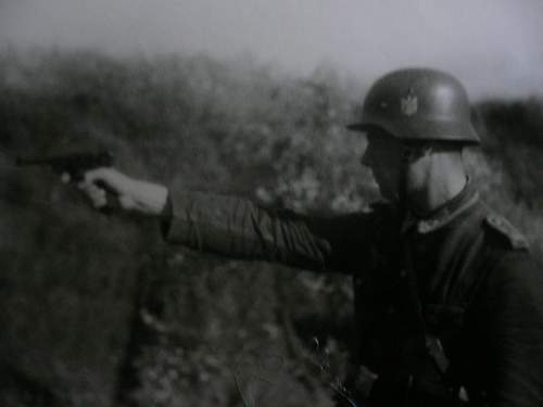 The German Stahlhelm (period photos)