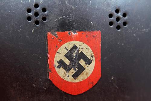 DD help please.  M34 Police stahlhelm?