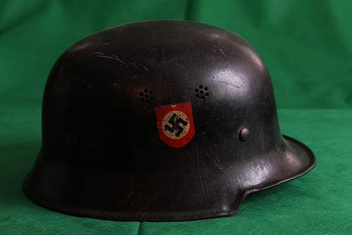 DD help please.  M34 Police stahlhelm?