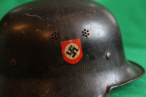 DD help please.  M34 Police stahlhelm?