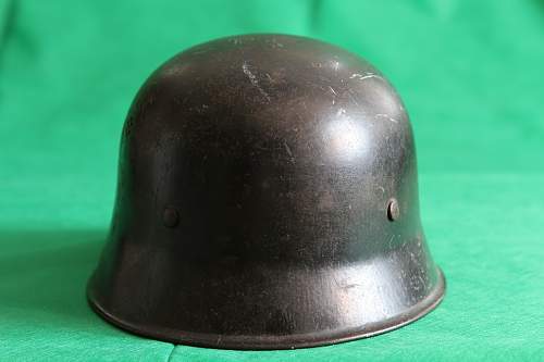 DD help please.  M34 Police stahlhelm?