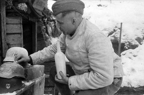 The German Stahlhelm (period photos)