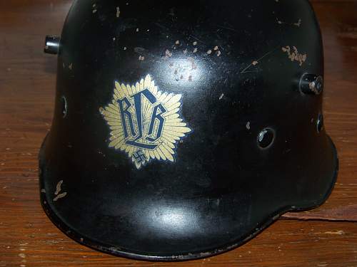 RLB droopbill helmet