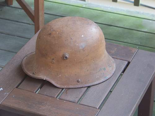 Early SA M17 helmet