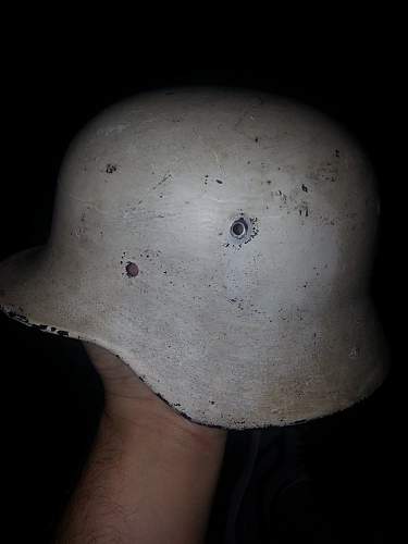 M40 Stahlhelm? Original White paint?