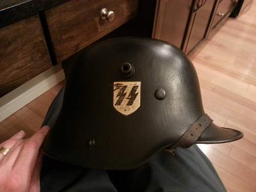 Fake German helmet? Orginal German helmet?