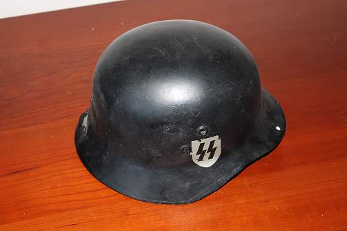 Need help to ID 4 German wwii Helmets