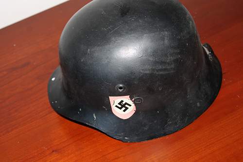 Need help to ID 4 German wwii Helmets