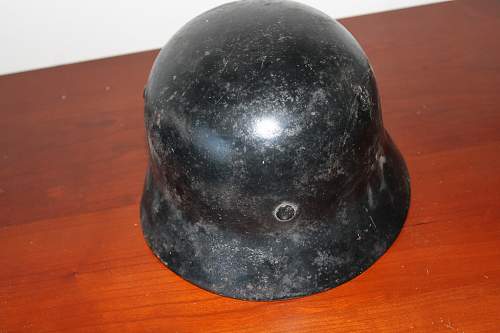 Need help to ID 4 German wwii Helmets