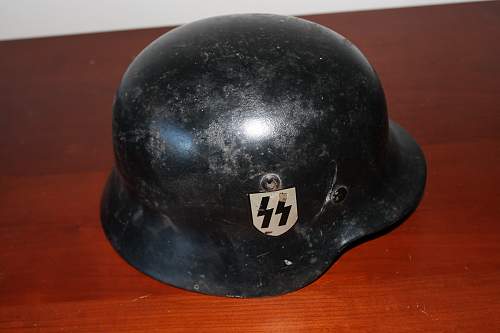 Need help to ID 4 German wwii Helmets