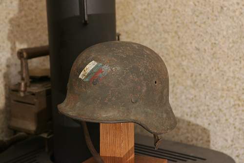 M40 Q64 Helmet with tricolor emblem