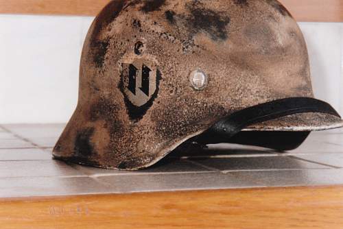 Croatian Einsatzstaffel der Deutsche Mannschaft M40 helmet