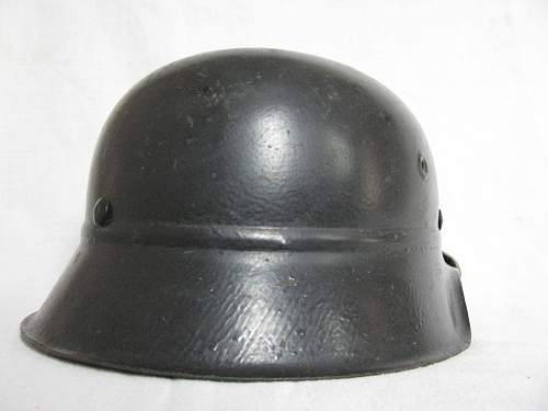 M42 Single Decal Beaded Luftschutz Helmet - Q 64 - Lot # DN312