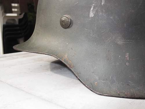 M 42  et 64  marked helmet