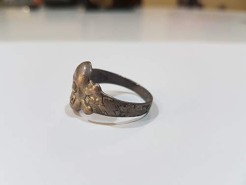 2 Rings need help to identify.