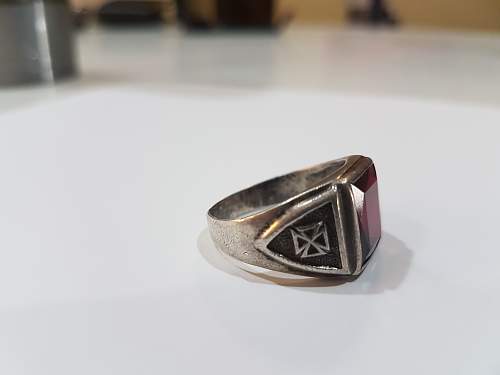 2 Rings need help to identify.