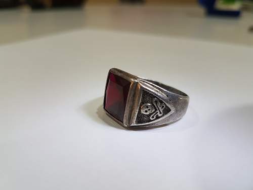 2 Rings need help to identify.