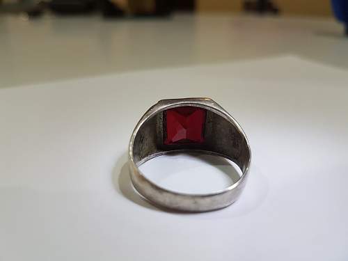 2 Rings need help to identify.