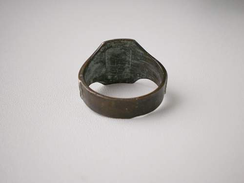 Is this a orignal waffen ss ring ?