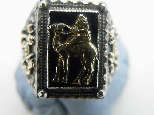 Camel ring