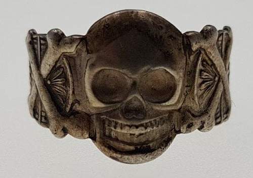 skull ring