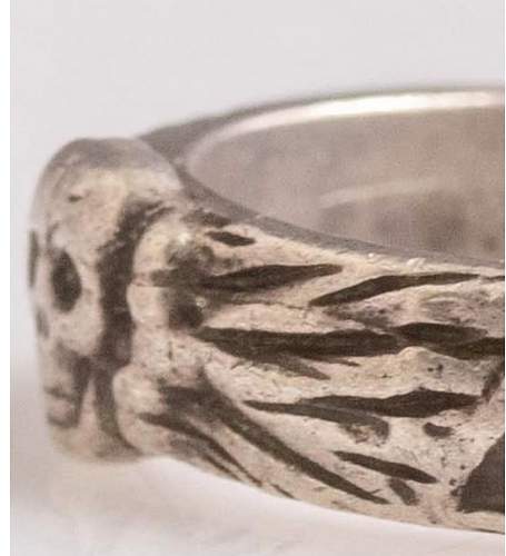 SS Totenkopf Honor Ring : authentic or fake?