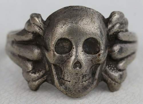 Kantine Skull Ring authentic?