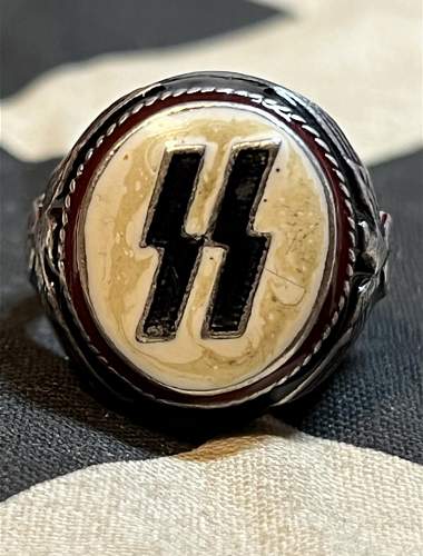 Rare WW2 German Waffen SS Officer ring?