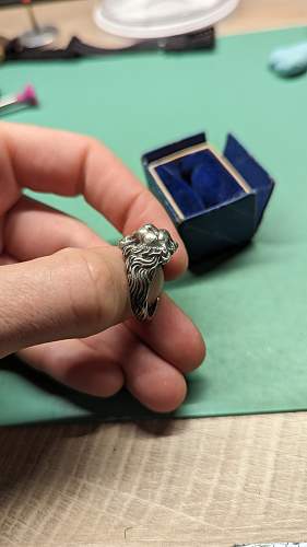 Hoping to get your thoughts on this yard sale 835Ln lion's head ring find