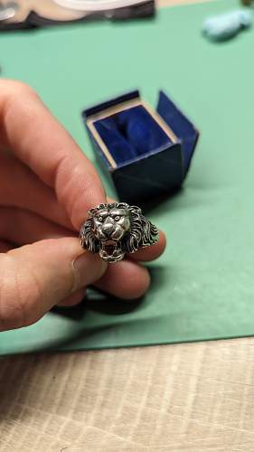 Hoping to get your thoughts on this yard sale 835Ln lion's head ring find