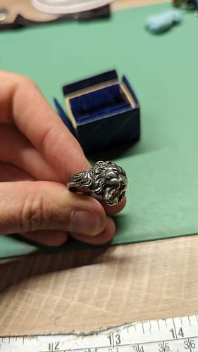 Hoping to get your thoughts on this yard sale 835Ln lion's head ring find