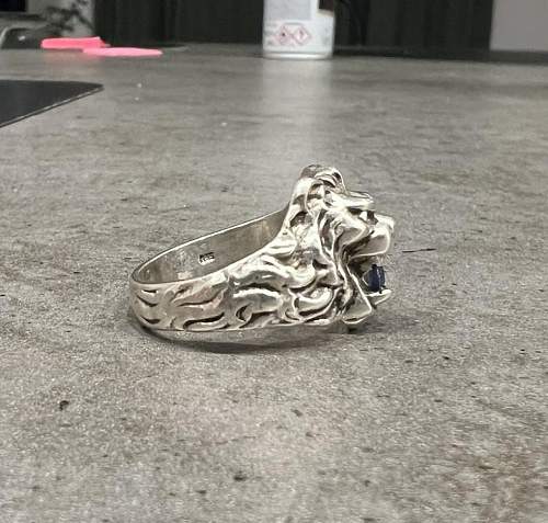 Hoping to get your thoughts on this yard sale 835Ln lion's head ring find