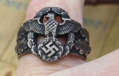 Is this yet another fake Nazi ring?
