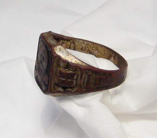 Unknown SS ring found in Hungary