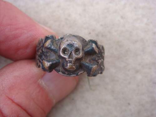 Ring with skull and oak leaves